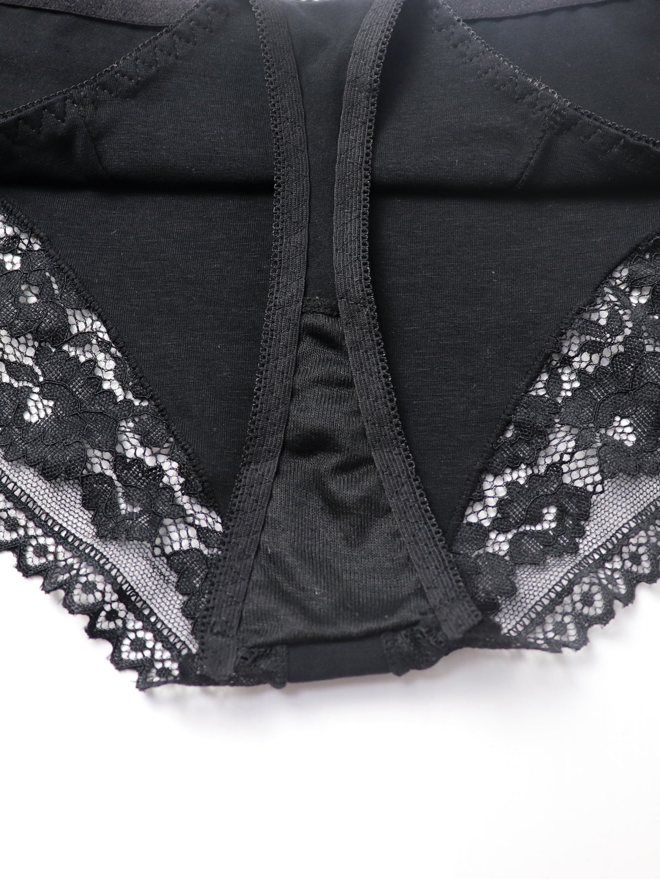 Sexy Bra Set Female Hollow-Out Cotton Embroidery Breathable Lace G-string Cotton Panty Set 38D-48D Sai Feel