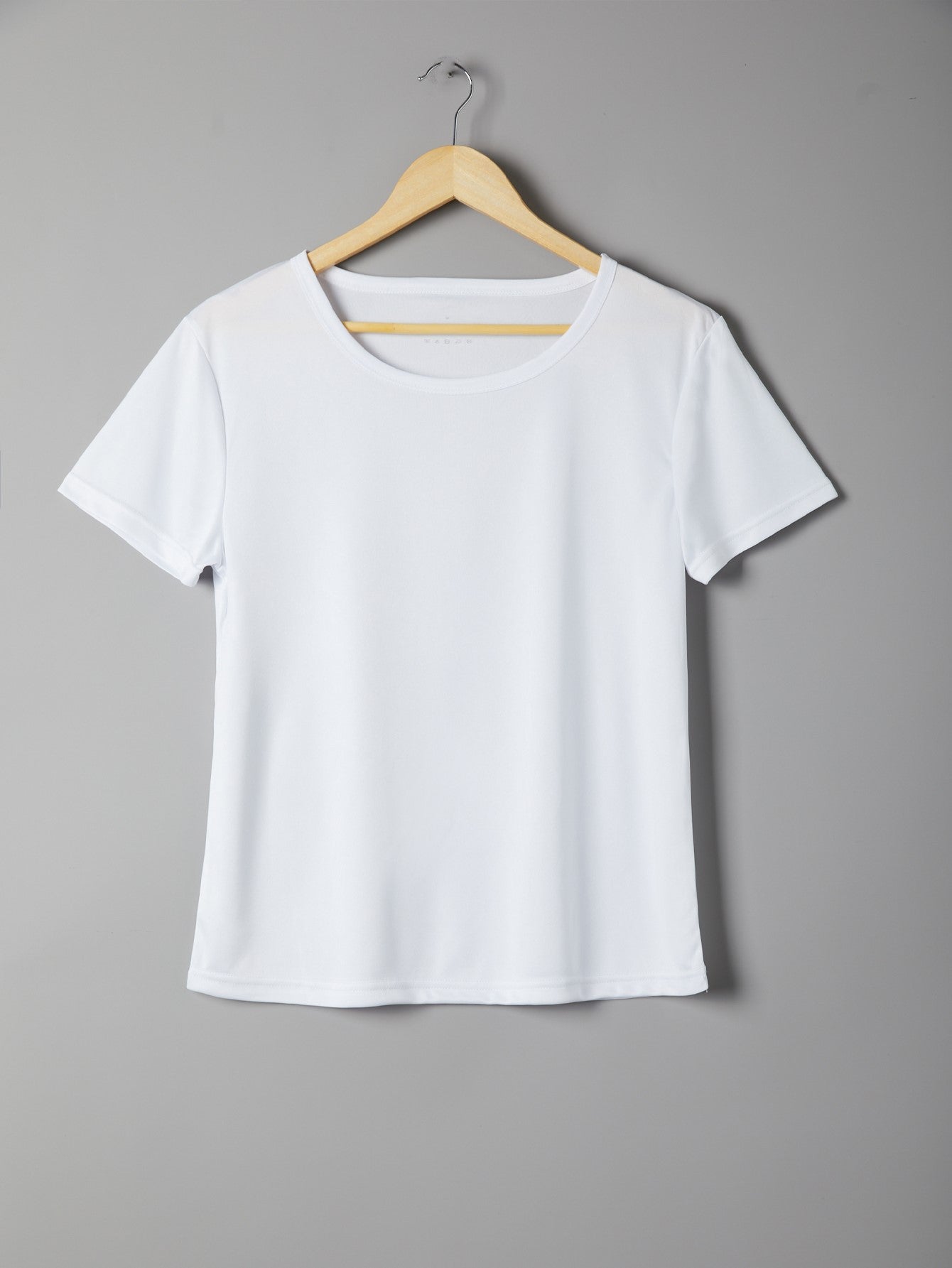 Solid Crew Neck Tee Sai Feel