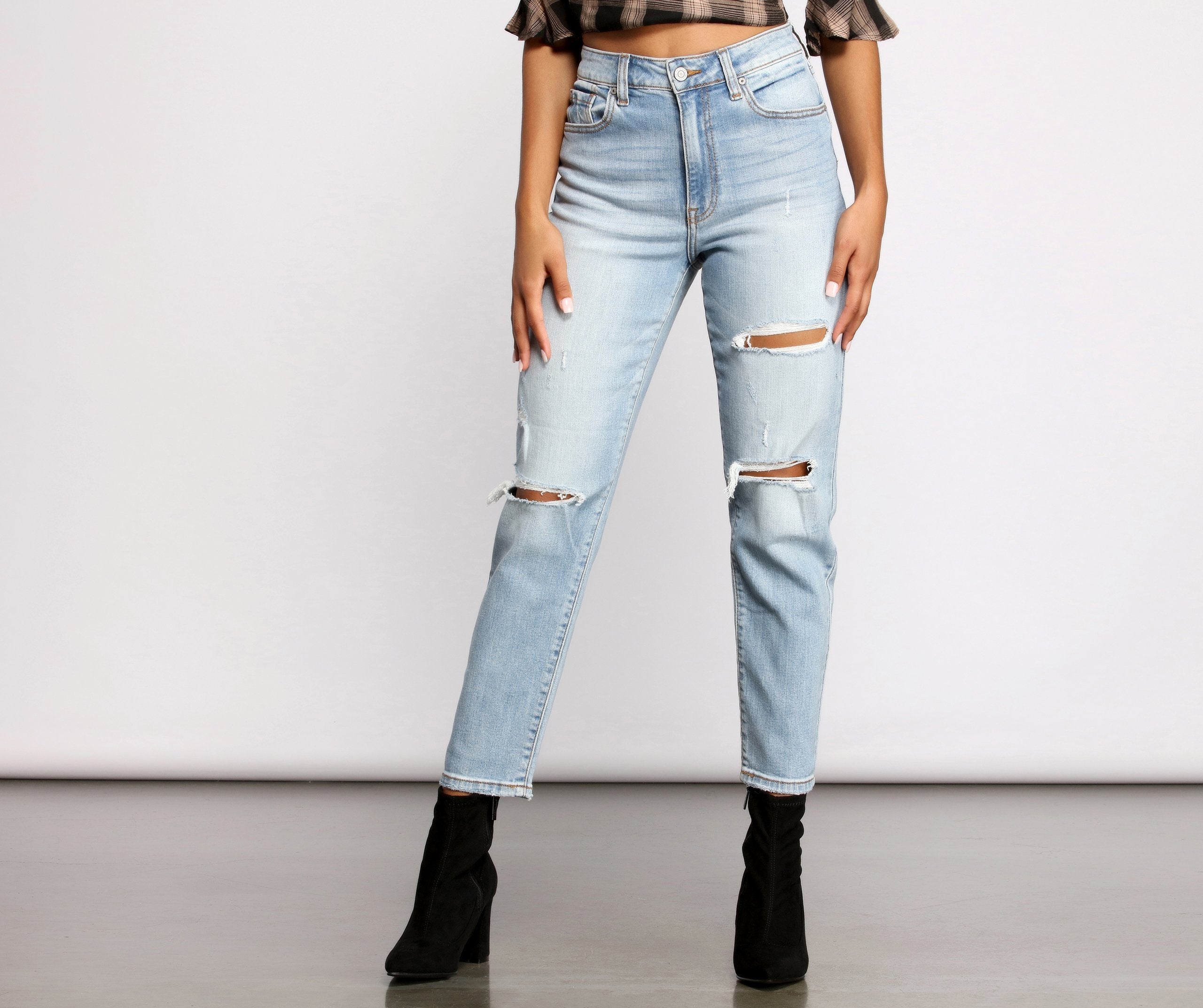 Tobi Super High Rise Cropped Mom Jeans Sai Feel