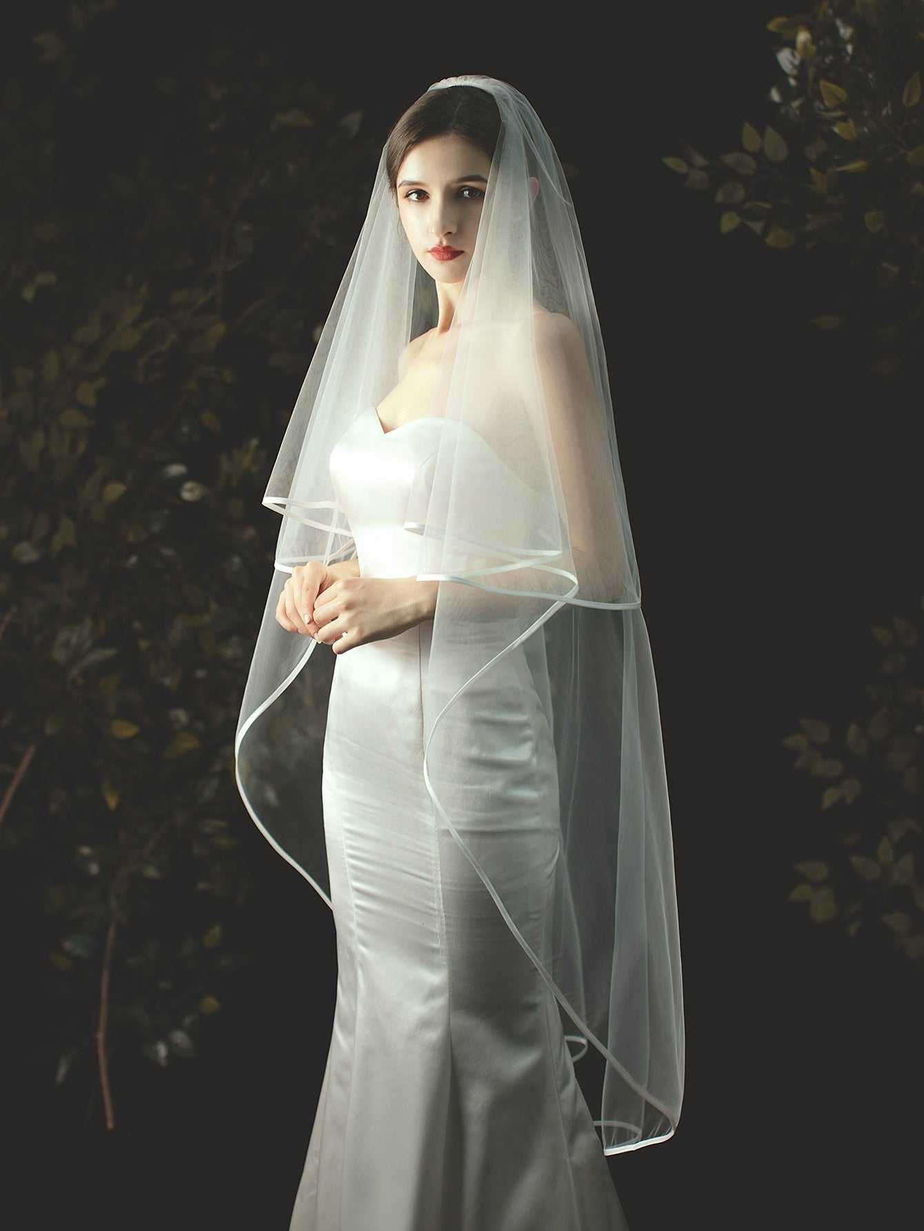 Two-tier Stylish Classic Wedding Veil Chapel Veils with Solid Tulle Sai Feel