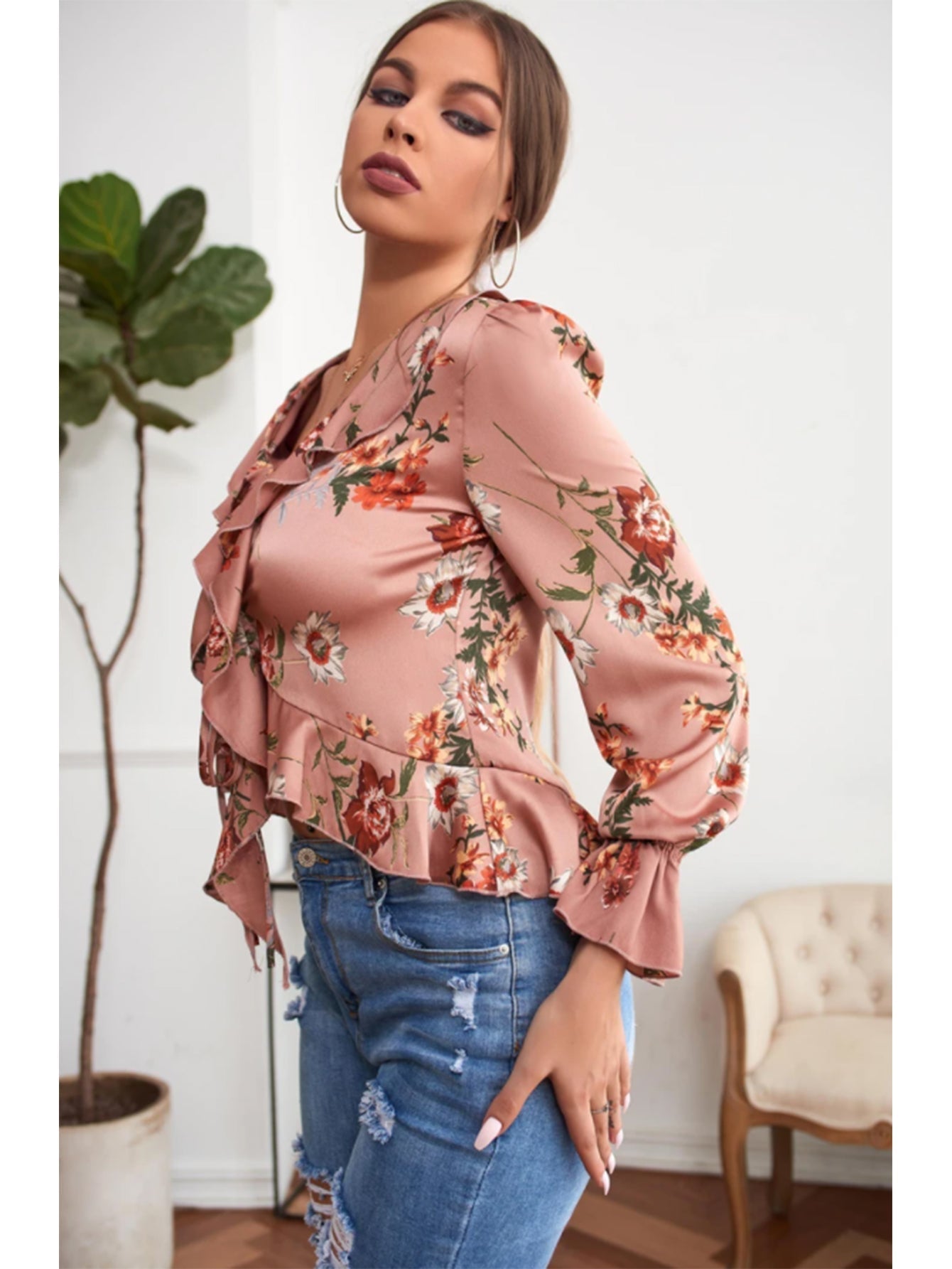 V-NECK RUFFLED FLORAL LONG SLEEVES BLOUSE Sai Feel