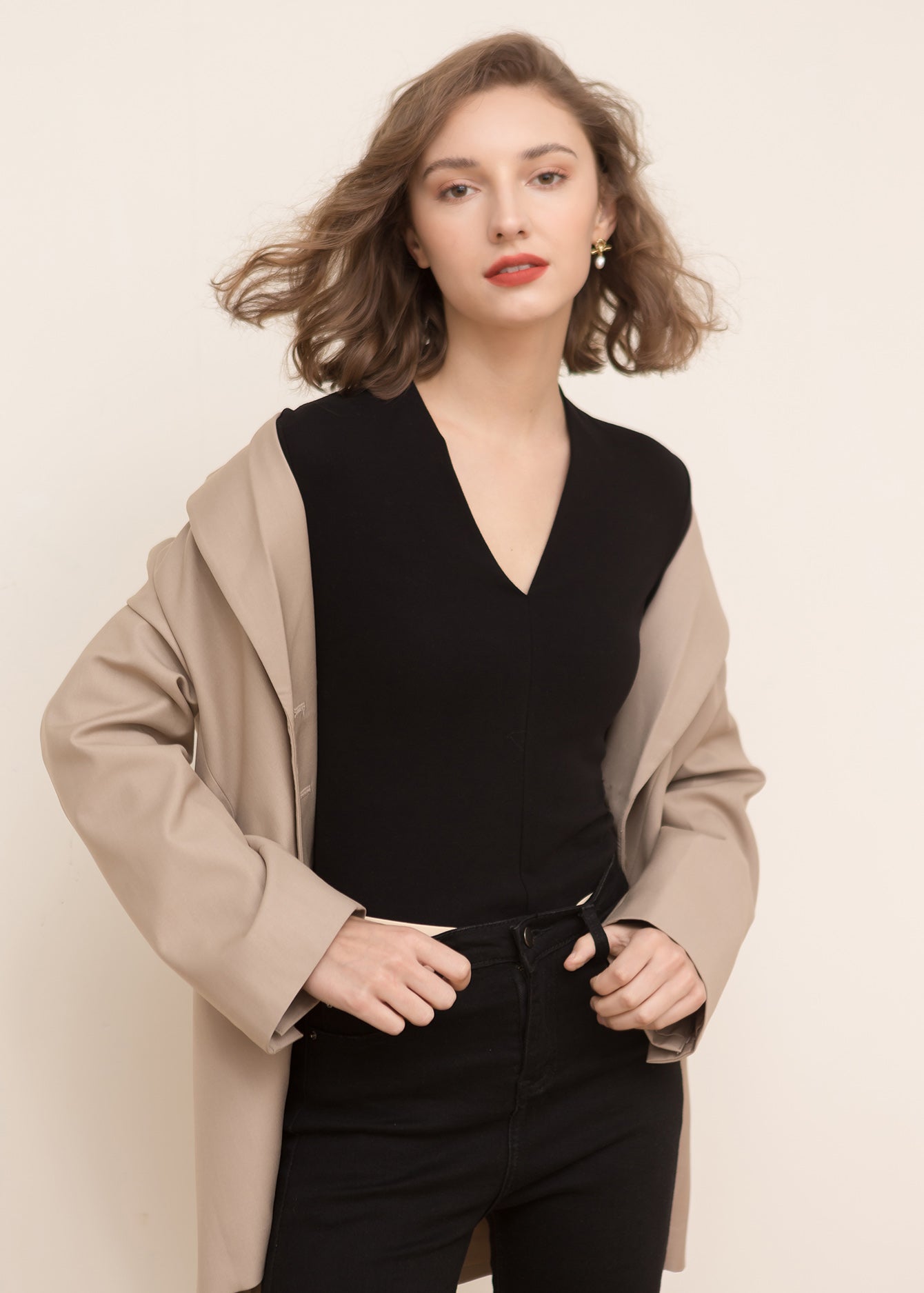 V Neck solid color crop top Sai Feel