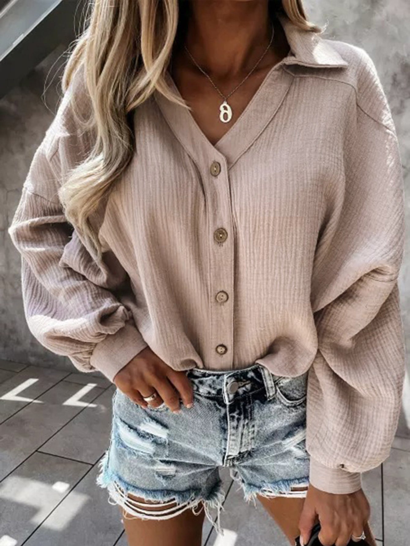 V-neck lantern sleeve top simple shirt Sai Feel