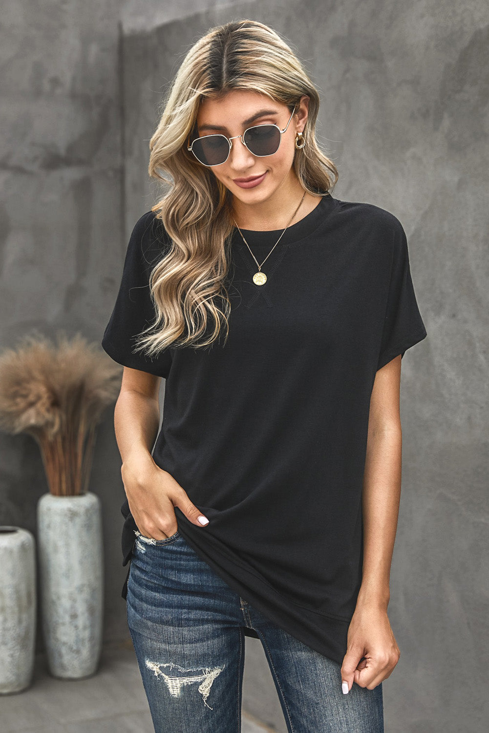 Women's Lightweight Shirts Tops Crewneck Short Sleeve Solid Color Basic Tees Side Split Blouse Sai Feel