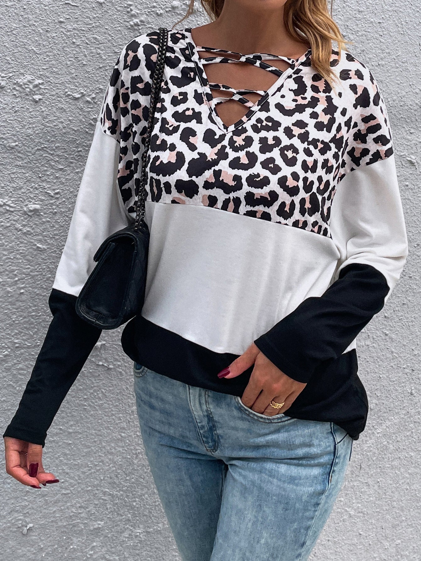 Women's milk silk leopard print black and white stitching V-neck loose long-sleeved t-shirt Sai Feel
