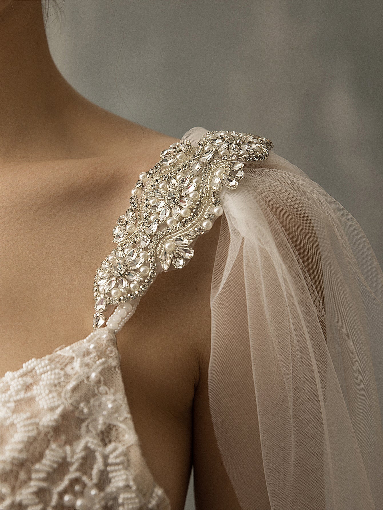 long mesh church Cathedral Elegant & Luxurious shawl wedding veil Sai Feel