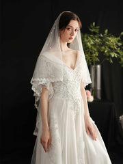one-tier mid length Faux Pearl mesh church wedding veil with lace hem Sai Feel