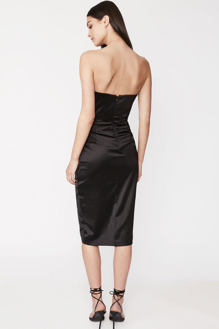 Robe de cocktail mi-longue en satin soyeux froncé avec corset sans bretelles fendue - Noir